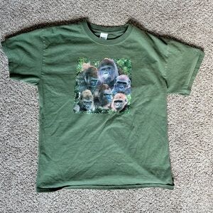 Y2K Gorilla Family Graphic T-Shirt Green | Gildan | Medium